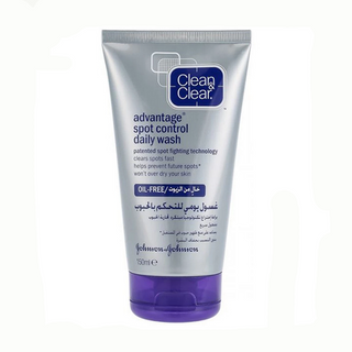 CLEAN &amp; CLEAR Advantage Spot Control Daily Wash 150ml